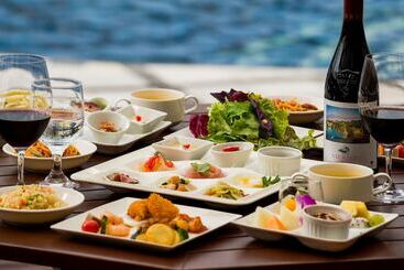Kanucha Bay Hotel & Villas