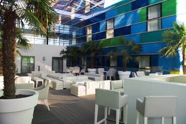 هتل Kyriad Prestige Perpignan Centre Del Mon