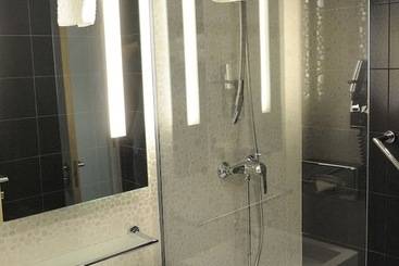 هتل Kyriad Prestige Perpignan Centre Del Mon