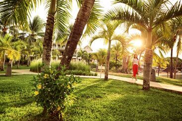هتل Lux Grand Gaube Resort & Villas