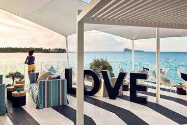 هتل Lux Grand Gaube Resort & Villas