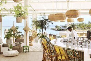 هتل Lux Grand Gaube Resort & Villas