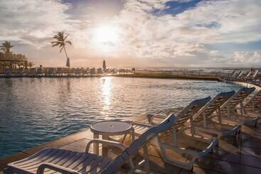 هتل Makai Resort All Inclusive Convention Aracaju