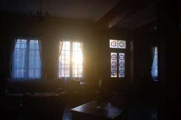 هتل Manoir Atkinson