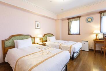 هتل Monterey Sendai