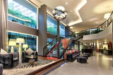 هتل Park Plaza Bangkok Soi 18