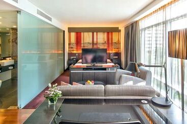 هتل Park Plaza Bangkok Soi 18