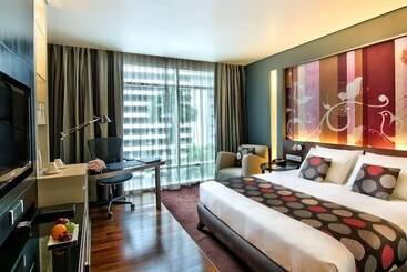 هتل Park Plaza Bangkok Soi 18