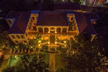 هتل Praya Palazzo