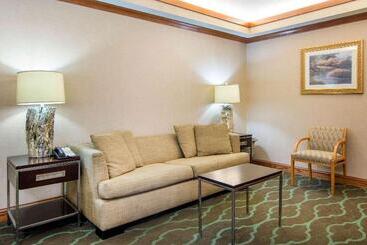 هتل Quality Inn & Suites Decatur  Atlanta East