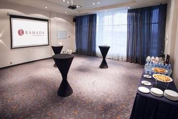 酒店 Ramada By Wyndham Yekaterinburg