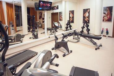 酒店 Ramada By Wyndham Yekaterinburg