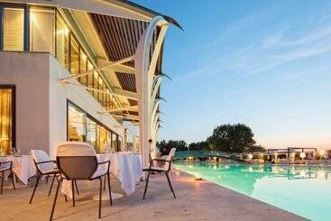 هتل Riviera Golf Resort