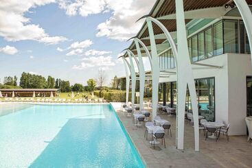 هتل Riviera Golf Resort