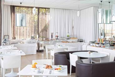 هتل Riviera Golf Resort