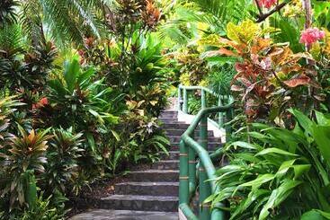 هتل Si Como No Resort & Wildlife Refuge