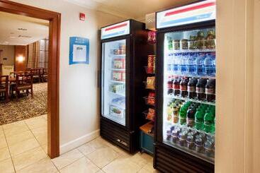 هتل Comfort Inn & Suites