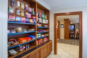 هتل Comfort Inn & Suites