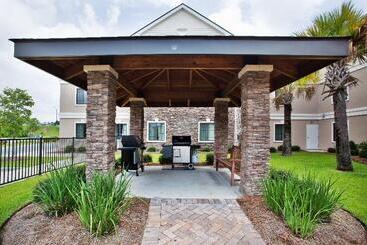 هتل Comfort Inn & Suites