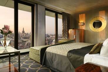 هتل Uptown Palace