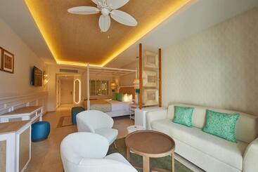 استراحتگاه Bahia Principe Luxury Esmeralda All Inclusive Newly Renovated