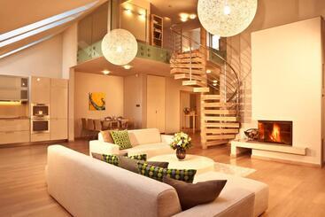 Roset Hotel & Residence