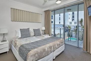 Vision Apartments - Cairns