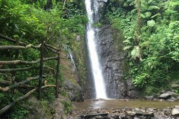 Otel Gunung Geulis Cottages Managed By Royal Tulip