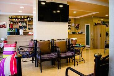 هتل Nikolakakis Rooms Lavrio