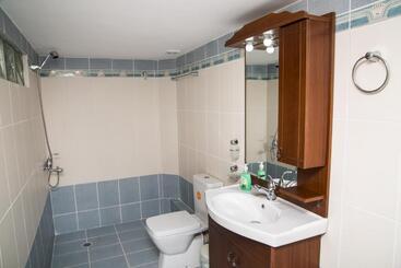 هتل Nikolakakis Rooms Lavrio