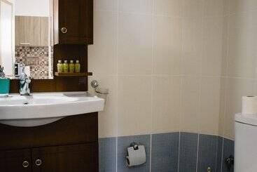 هتل Nikolakakis Rooms Lavrio