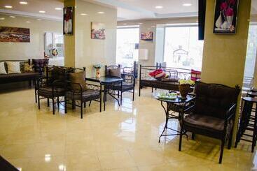 هتل Nikolakakis Rooms Lavrio