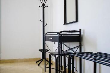 هتل Nikolakakis Rooms Lavrio