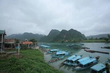 هتل Phong Nha Riverlife Homestay Hostel