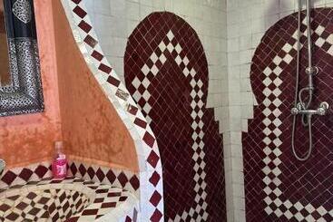 هتل Tafsut Dades Guesthouse Stay With Locals