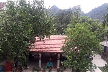هتل Tropical Valley Homestay   Villas