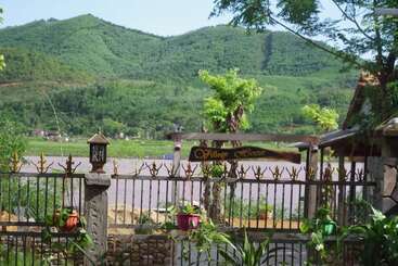 هتل Village House