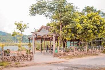 هتل Village House