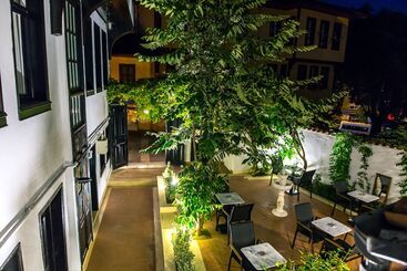 تختخواب و صبحانه Avlu Tophane