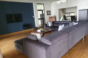 تختخواب و صبحانه Zambezi Riverside Accommodation