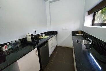 تختخواب و صبحانه Zambezi Riverside Accommodation