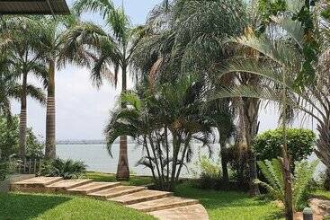 تختخواب و صبحانه Zambezi Riverside Accommodation