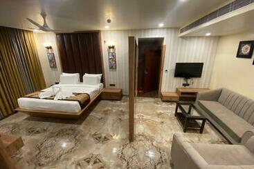 Отель Rds Ramada