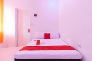 בית מלון כפרי Reddoorz @ Jolly Orange Paranaque