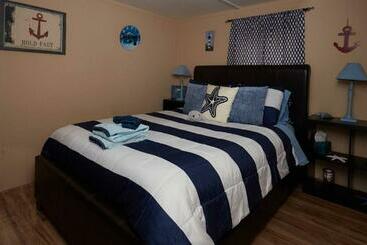 بنسيون Room In Apartment   Pleasant Days Bb Manatee Room