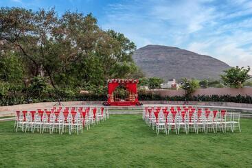 Radisson Blu Hotel & Spa, Nashik