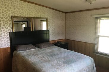 Cadiz Motel