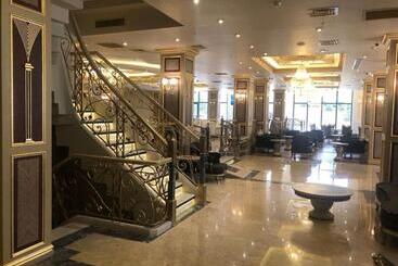 Golden Hi̇ll Hotel Downtown