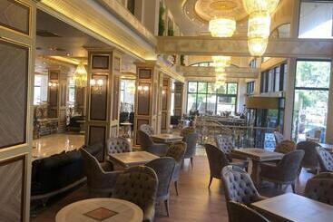 Golden Hi̇ll Hotel Downtown