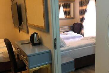 Golden Hi̇ll Hotel Downtown